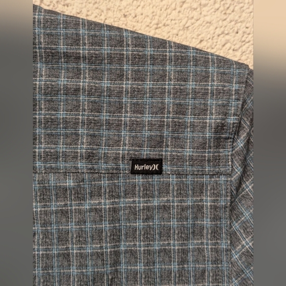 Hurley Dress Shirt Mens Size Small Excellent Condition - Picture 12 of 14